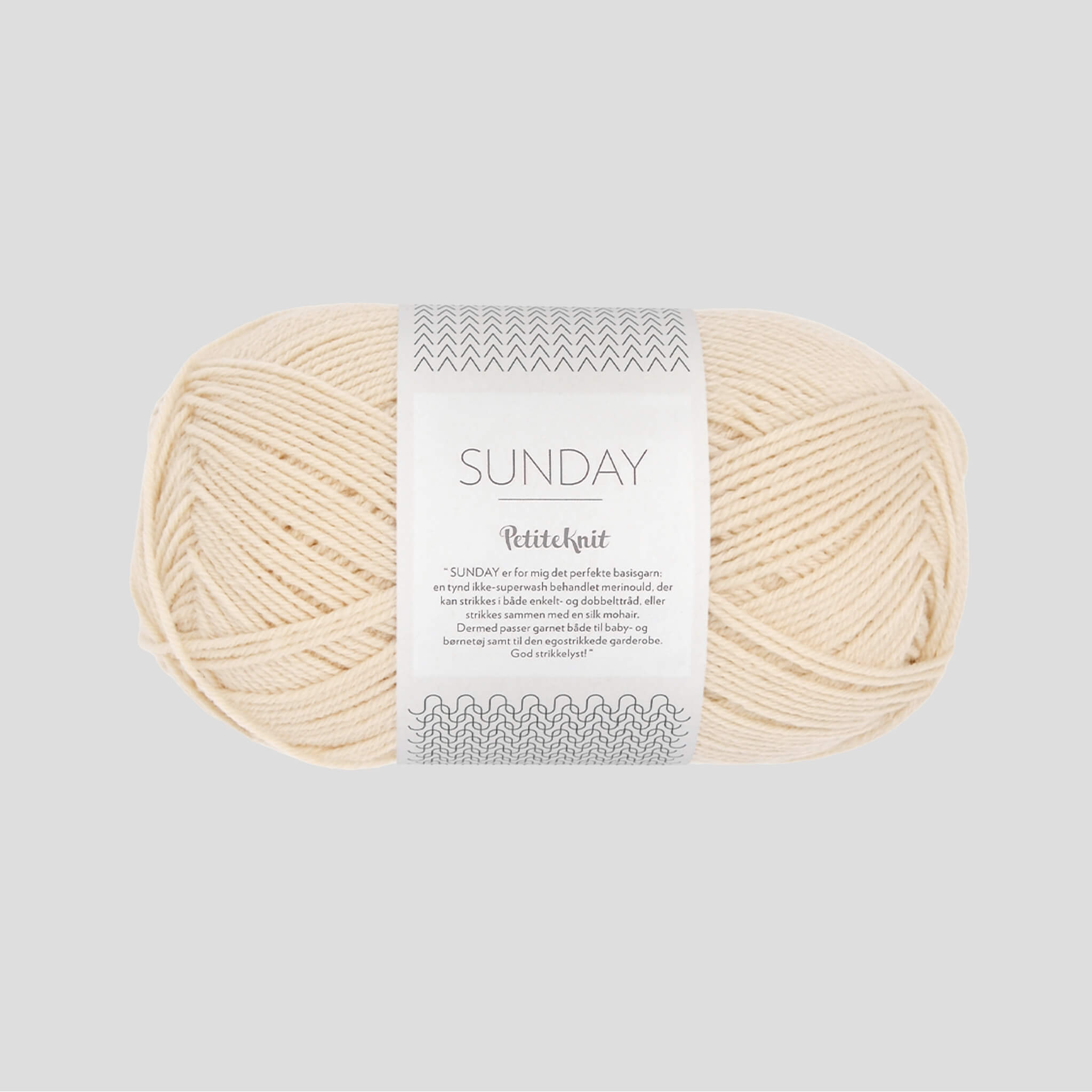 Sunday fra Sandnes Garn – blødt og ubehandlet merinouldgarn i fingering weight, perfekt til babystrik, finstrik og som følgetråd, forhandles hos Den Lille Garnbiks. 100% Merino. strikkefasthed på 28 masker på 10 cm. løbelængde på 235 meter på 50 gram. Farve 2511