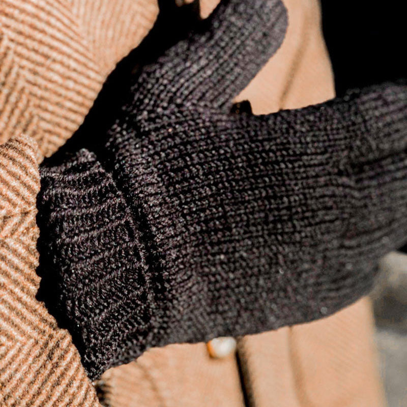 Garnknit: Emils handsker af KnitVik (opskrift +garn)