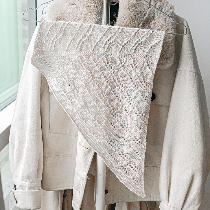 Garnkit: Lunas tørklæde fra KnitVik (opskrift + garn)